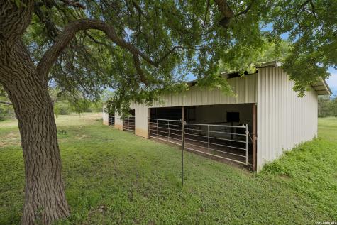 4125 County Road 251 Hondo TX 78861