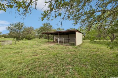4125 County Road 251 Hondo TX 78861