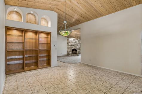 4125 County Road 251 Hondo TX 78861