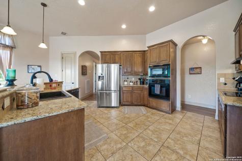 438 County Road 367 Hondo TX 78861