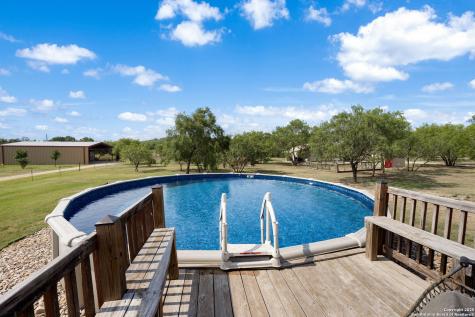 438 County Road 367 Hondo TX 78861