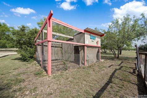 438 County Road 367 Hondo TX 78861