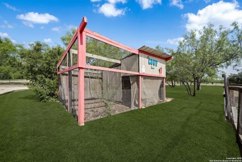 438 County Road 367 Hondo TX 78861