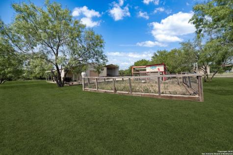 438 County Road 367 Hondo TX 78861