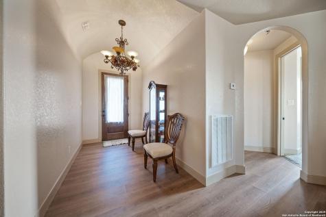 438 County Road 367 Hondo TX 78861
