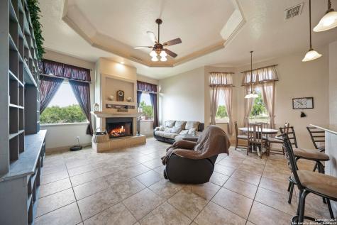 438 County Road 367 Hondo TX 78861