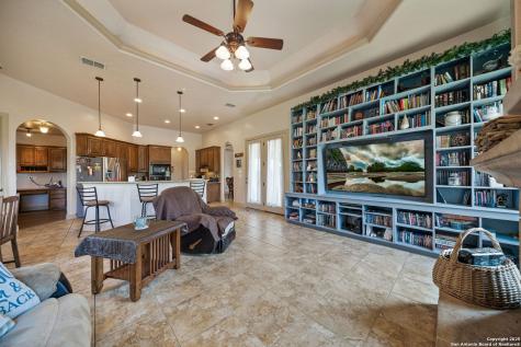 438 County Road 367 Hondo TX 78861