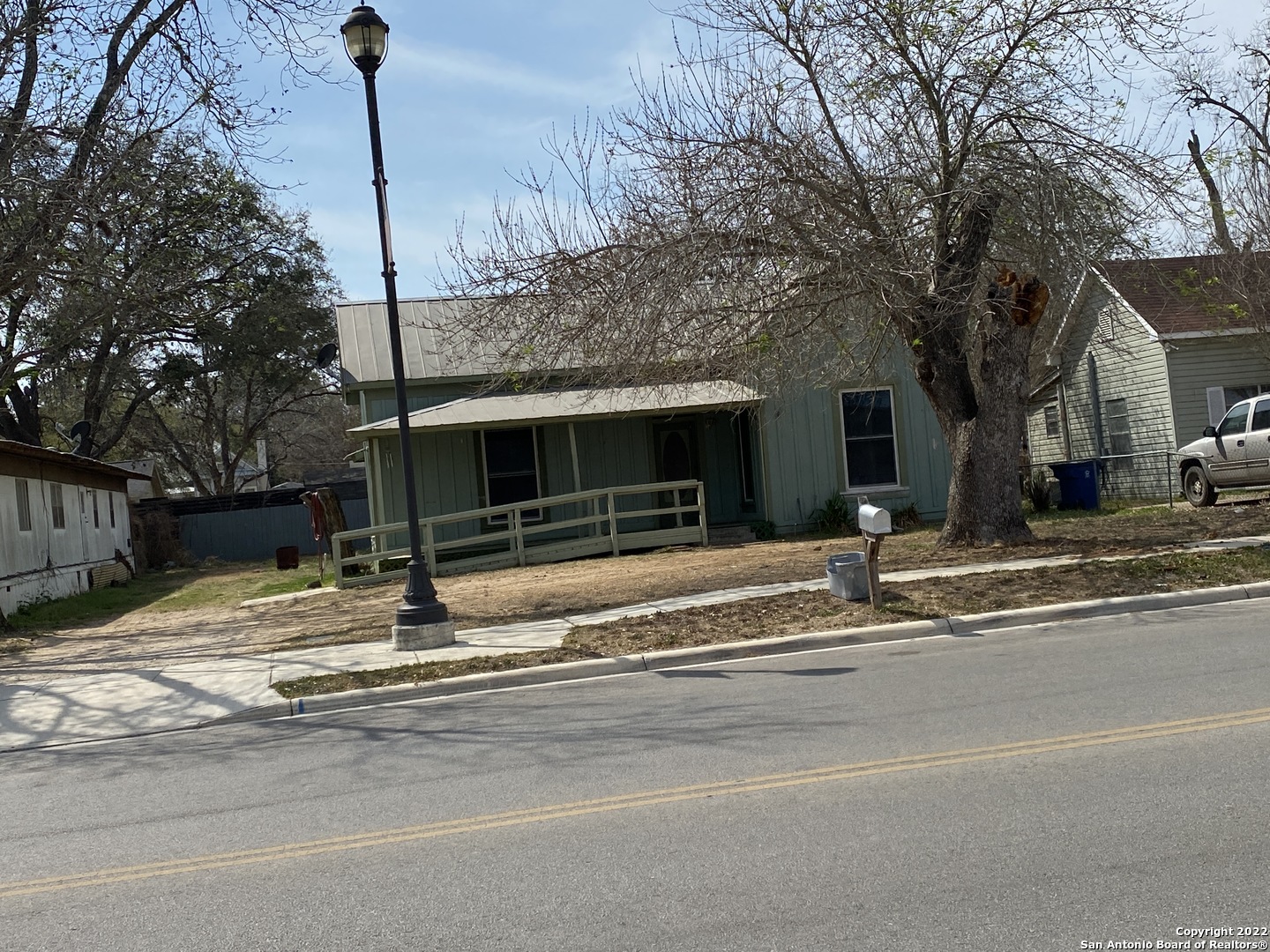717 N Main Street Pleasanton TX 78064