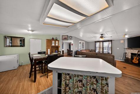 4203 Cotton Oaks Drive Elmendorf TX 78112