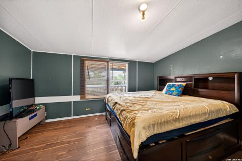 4203 Cotton Oaks Drive Elmendorf TX 78112