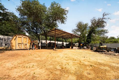 4203 Cotton Oaks Drive Elmendorf TX 78112