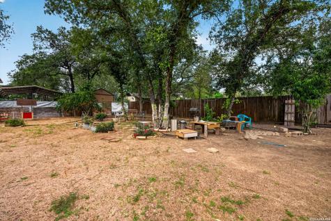4203 Cotton Oaks Drive Elmendorf TX 78112