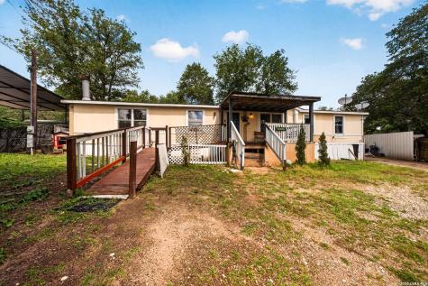 4203 Cotton Oaks Drive Elmendorf TX 78112