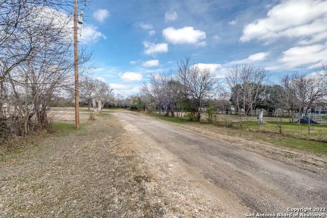 433 W Quill Drive San Antonio TX 78228