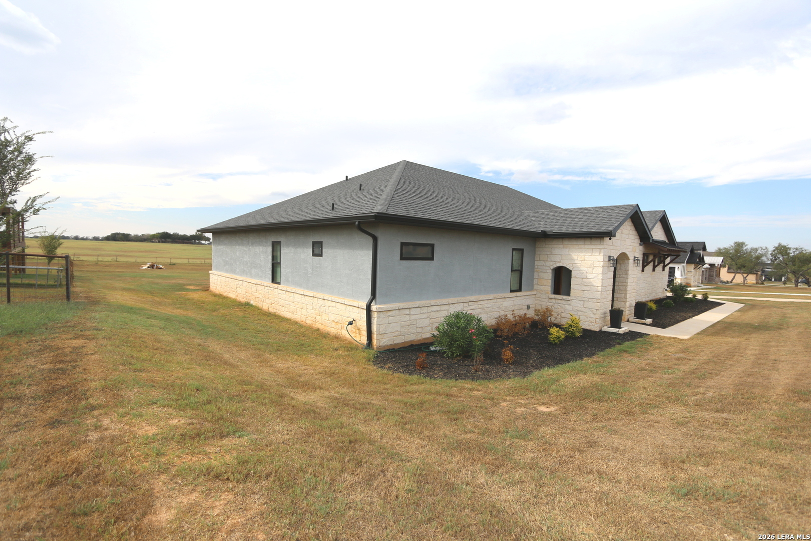 120 Western Way Adkins TX 78101