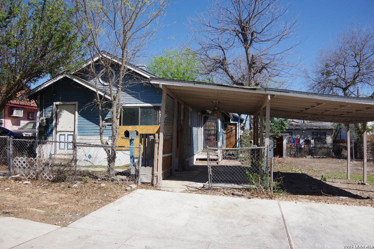 1211 Rivas San Antonio TX 78207
