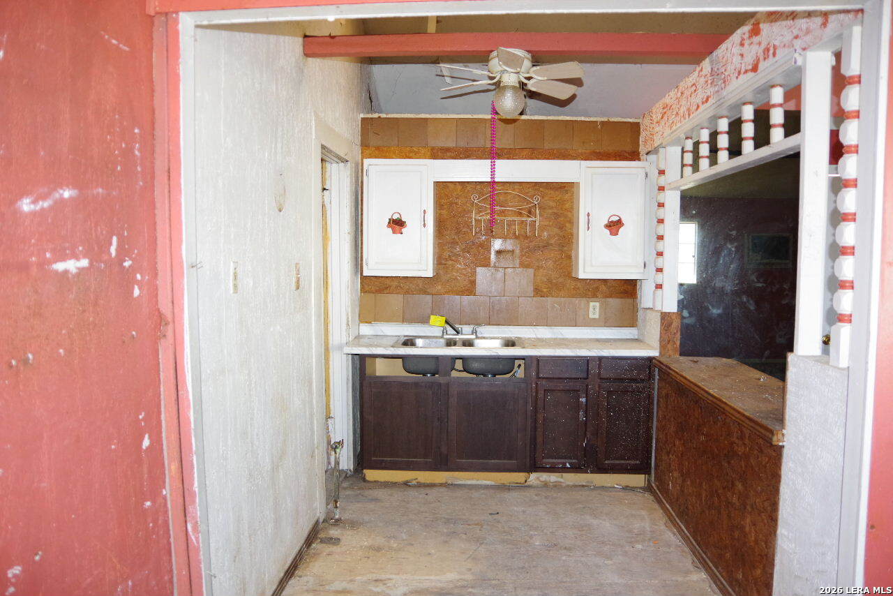 1211 Rivas San Antonio TX 78207