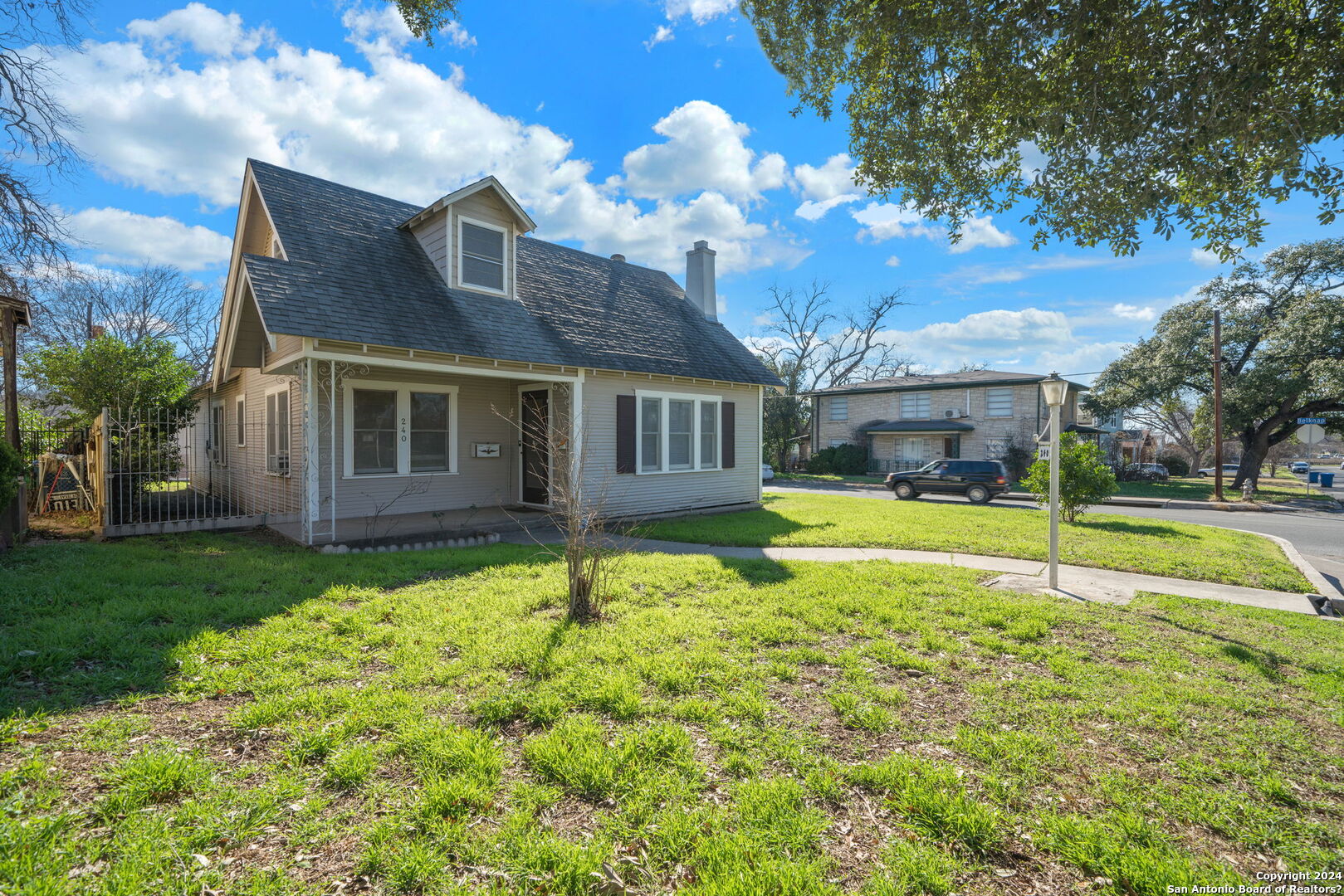 240 W Norwood Court San Antonio TX 78212
