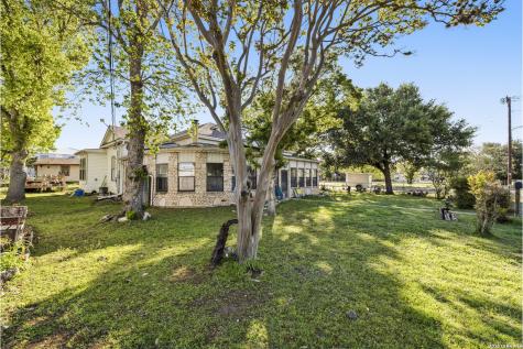 1028 Jefferson Street Kerrville TX 78028
