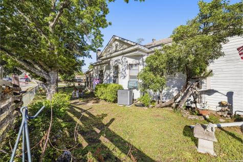 1028 Jefferson Street Kerrville TX 78028