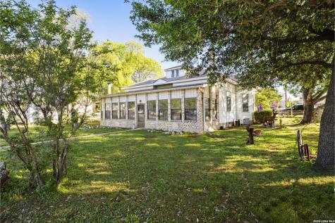 1028 Jefferson Street Kerrville TX 78028