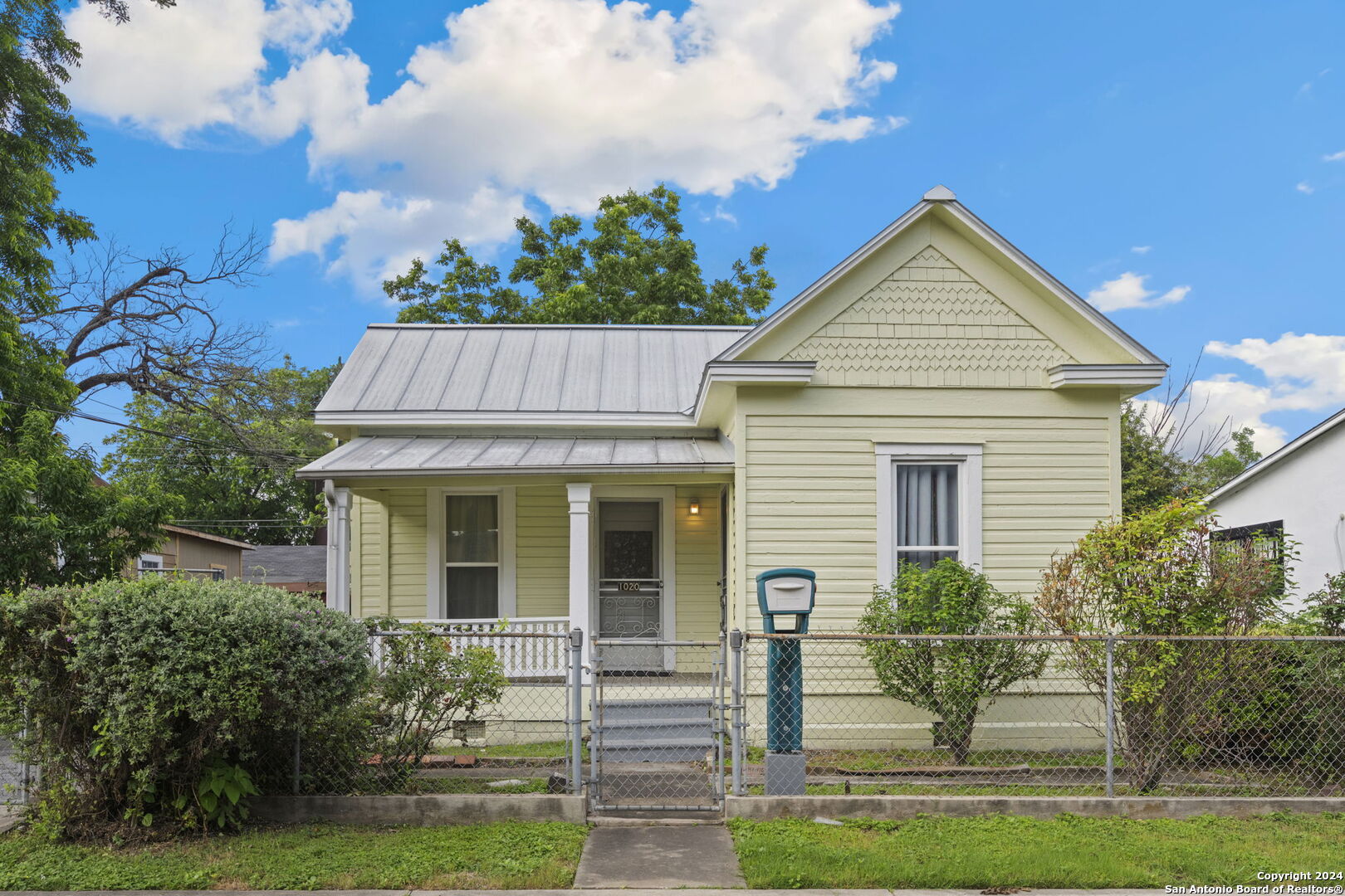 1020 W Poplar Street San Antonio TX 78212