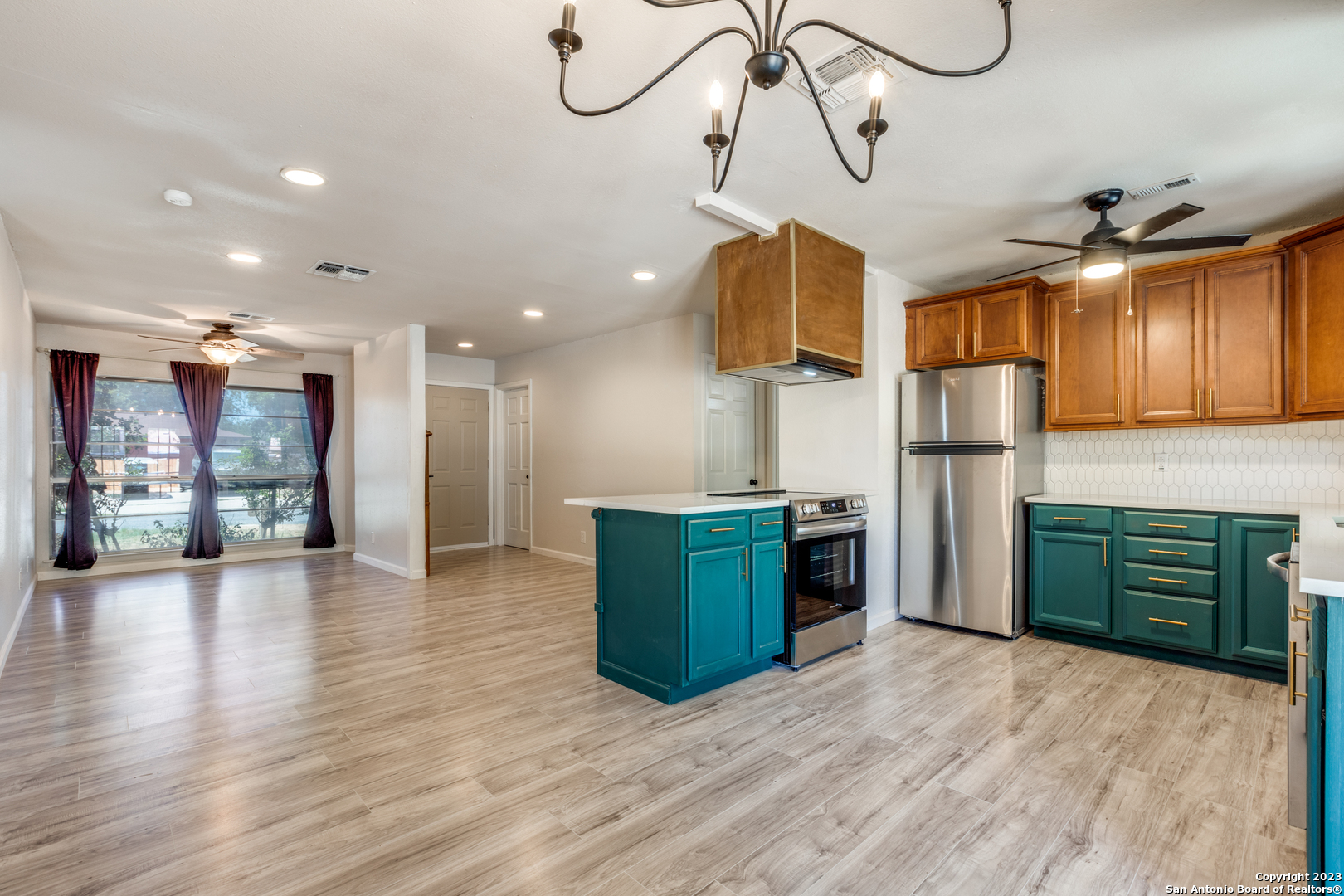 9018 Island View Street San Antonio TX 78242