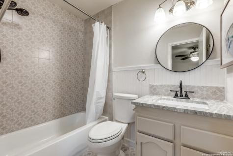 9018 Island View Street San Antonio TX 78242