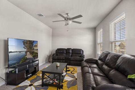 16523 Rosemary Ridge Elmendorf TX 78112