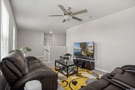 16523 Rosemary Ridge Elmendorf TX 78112