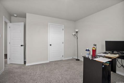 16523 Rosemary Ridge Elmendorf TX 78112