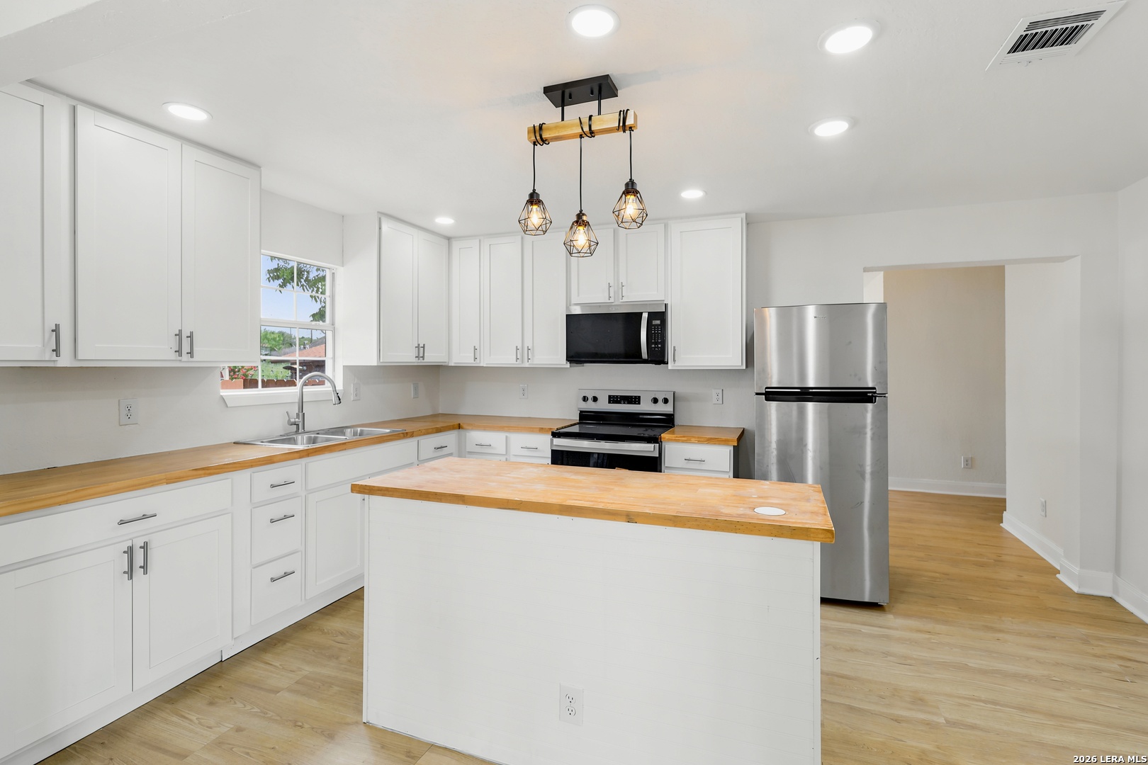 534 Aaron Place San Antonio TX 78221