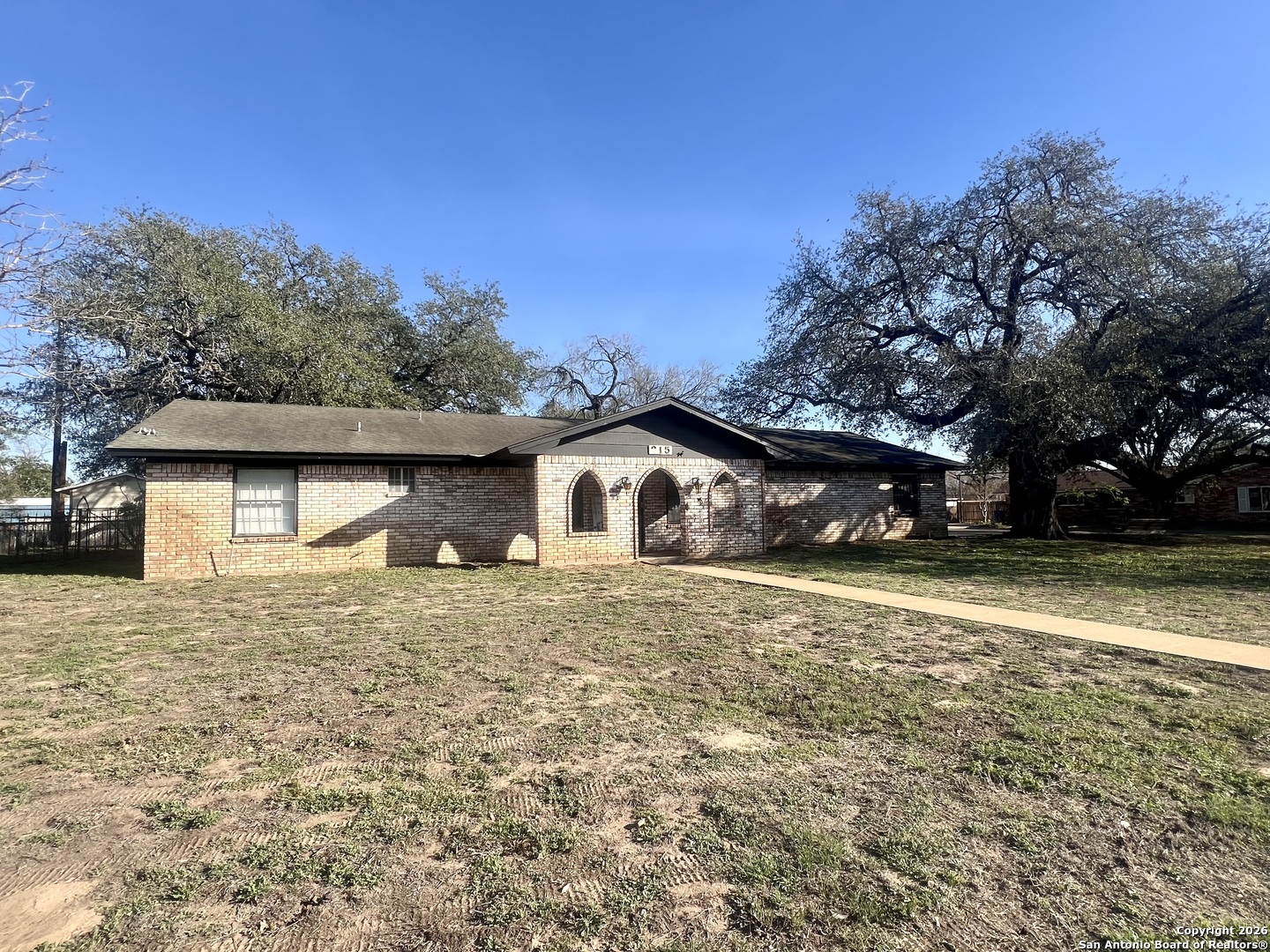 215 Lantana Pleasanton TX 78064