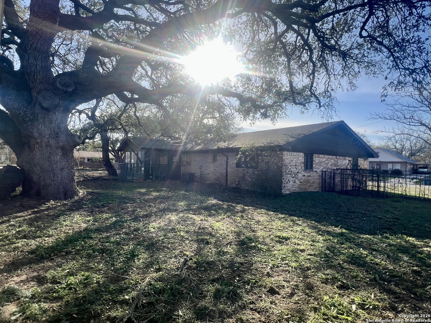 215 Lantana Pleasanton TX 78064