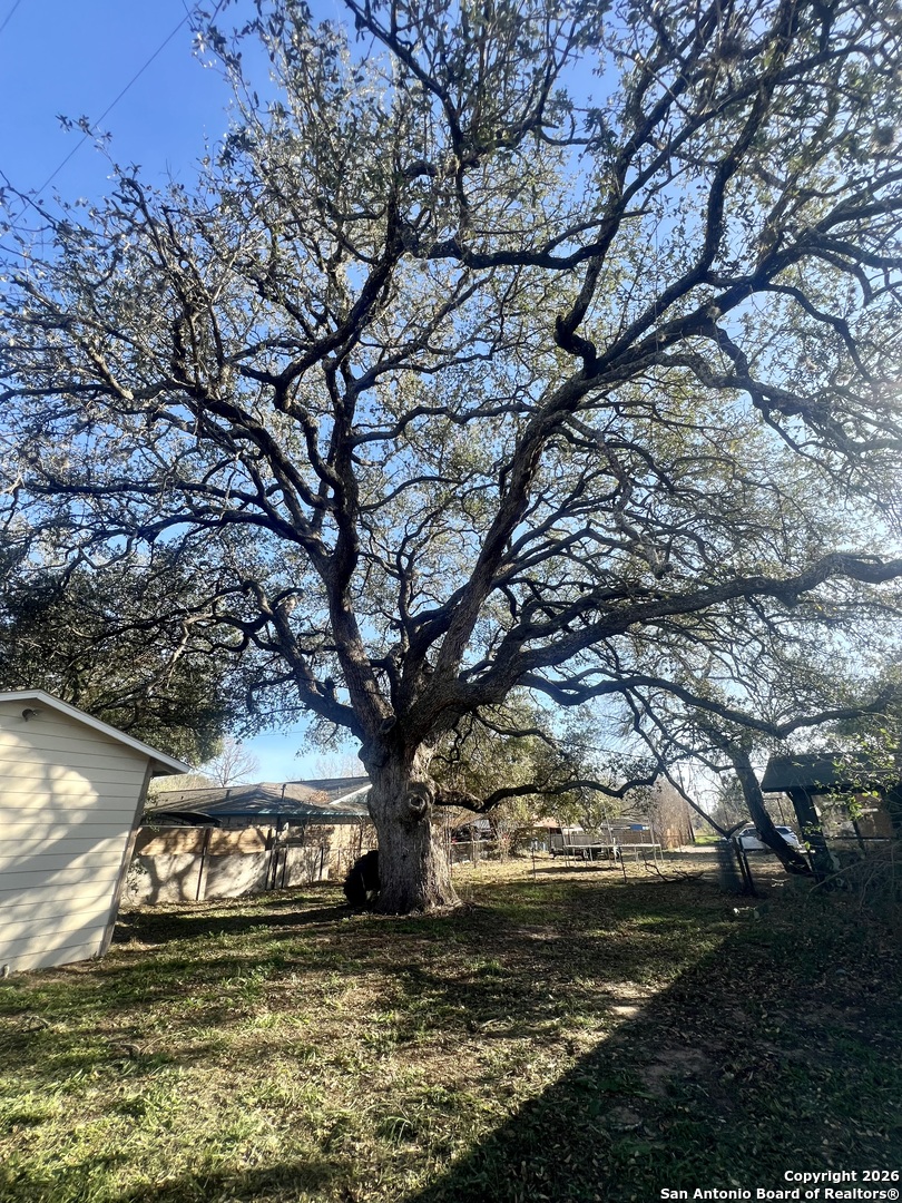 215 Lantana Pleasanton TX 78064