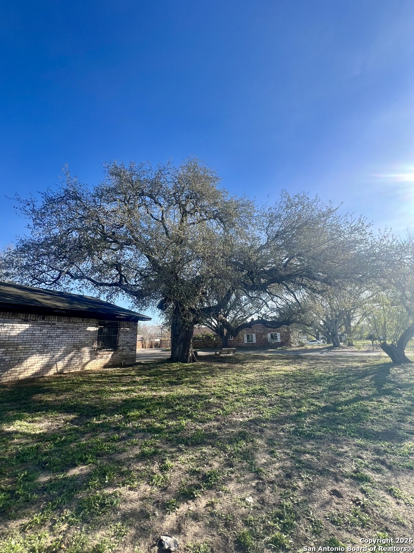 215 Lantana Pleasanton TX 78064