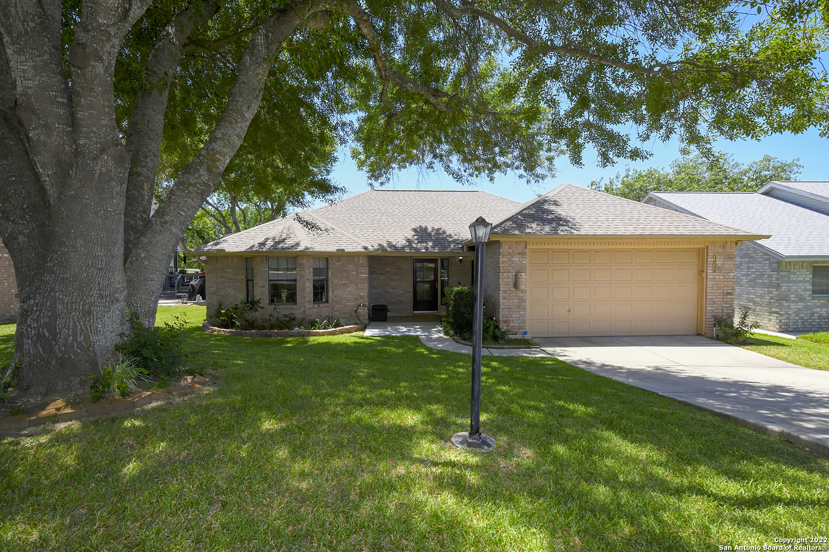 3828 Hunters Glen Schertz TX 78108