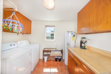 1849 County Road 340 Knippa TX 78870