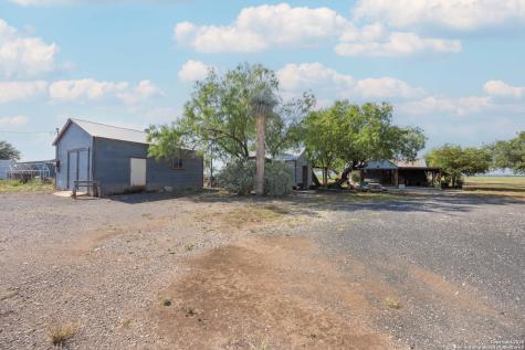 1849 County Road 340 Knippa TX 78870