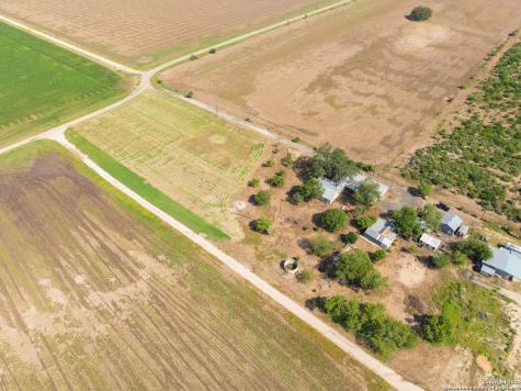 1849 County Road 340 Knippa TX 78870
