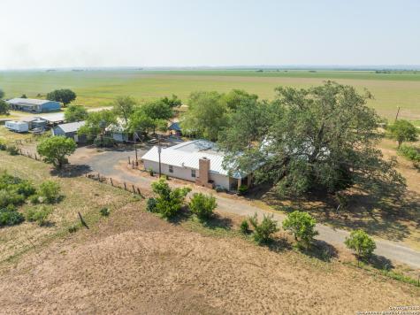 1849 County Road 340 Knippa TX 78870