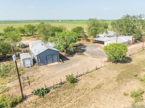 1849 County Road 340 Knippa TX 78870