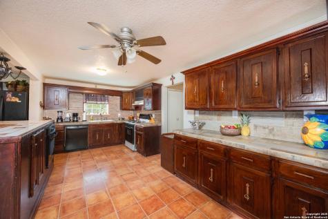 1849 County Road 340 Knippa TX 78870