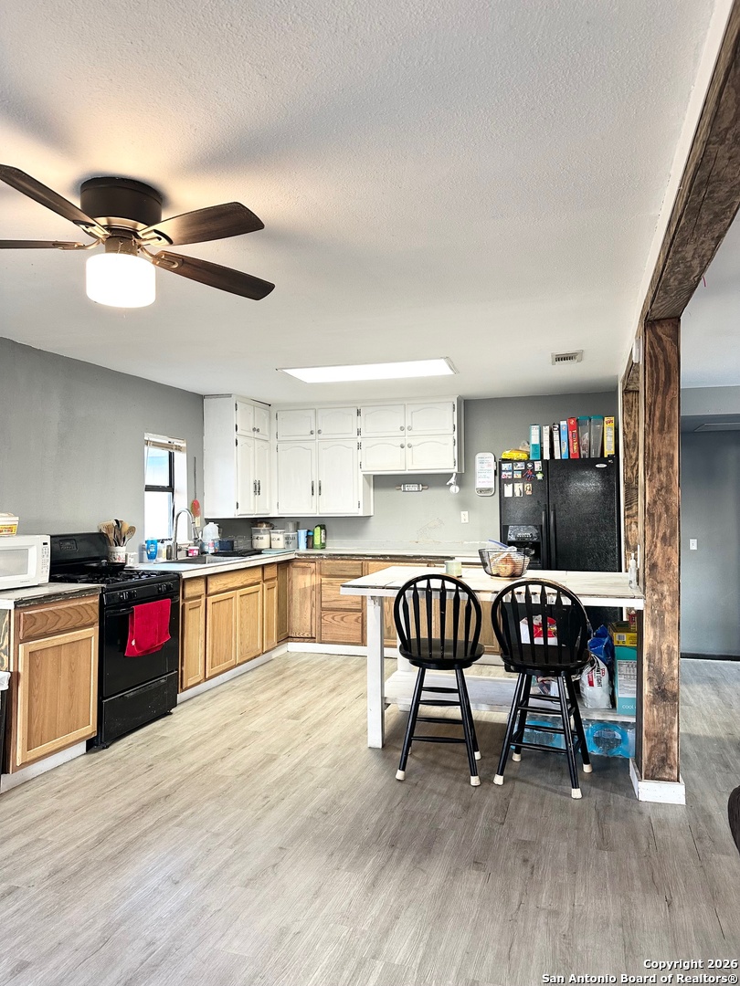 1608 The Lane Pleasanton TX 78064