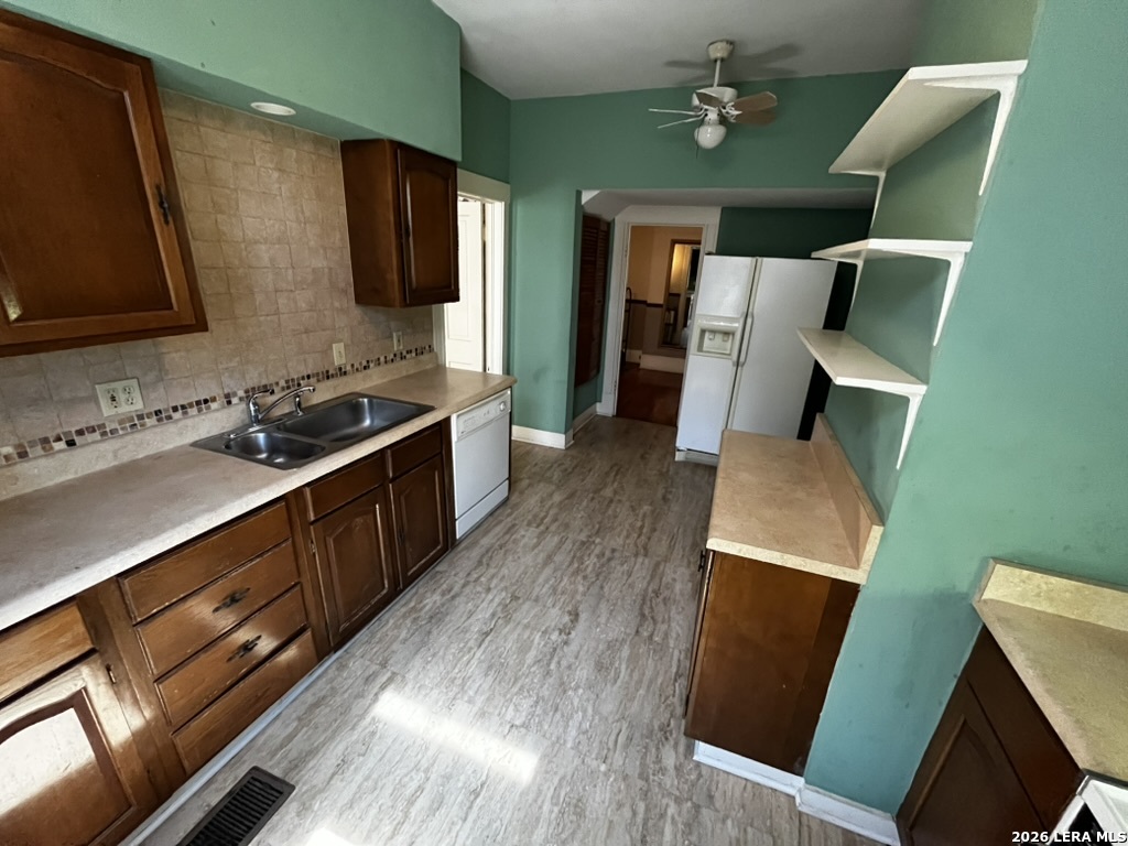 134 W Agarita Avenue San Antonio TX 78212