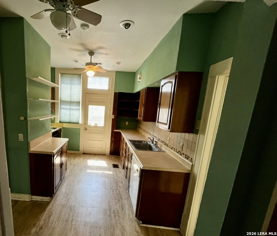 134 W Agarita Avenue San Antonio TX 78212