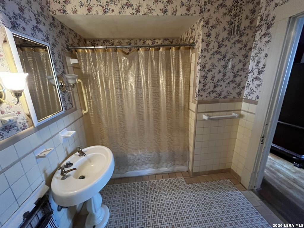 134 W Agarita Avenue San Antonio TX 78212