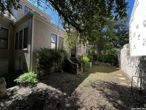 134 W Agarita Avenue San Antonio TX 78212