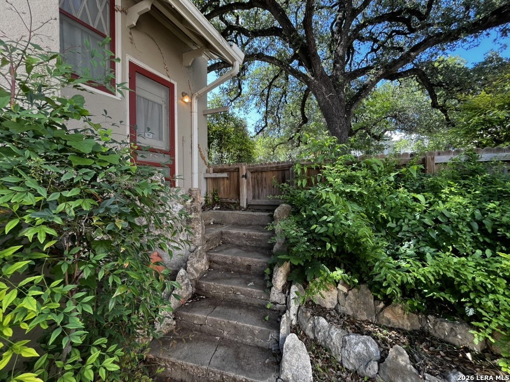 134 W Agarita Avenue San Antonio TX 78212