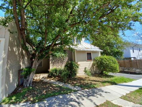 134 W Agarita Avenue San Antonio TX 78212